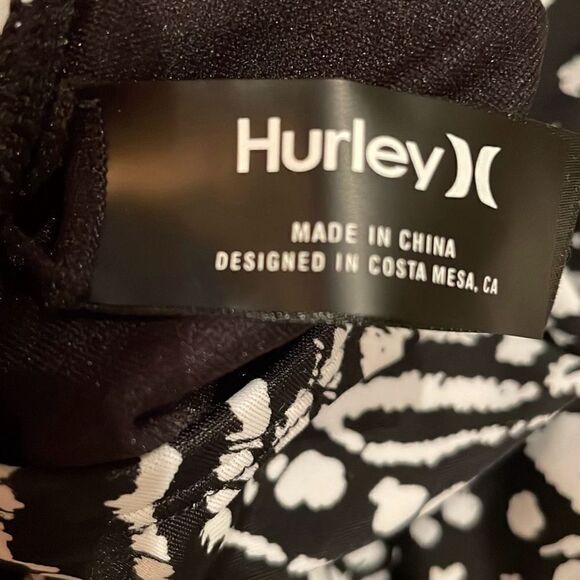 NWOT Hurley Black White Print One-Piece Swimsuit - Size Med - Picture 7 of 8